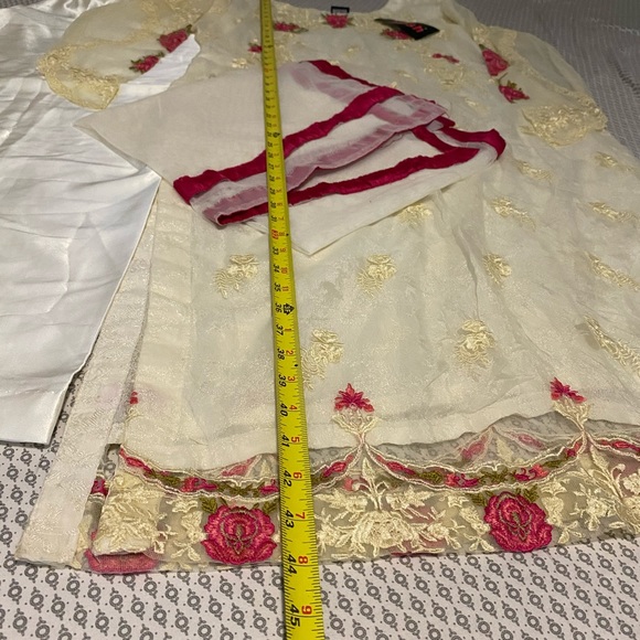 New With Tags - Pakistani Shalwar Kameez ShaPosh - Picture 8 of 12